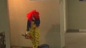 Děsivý klaun v podchodu v Hulíně