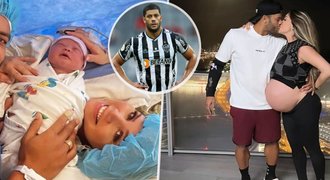 Zvrácený fotbalista je v sedmém nebi: Sexy neteř mu porodila dítě!