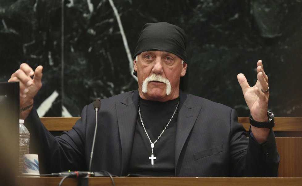 Wrestler Hulk Hogan u soudu.