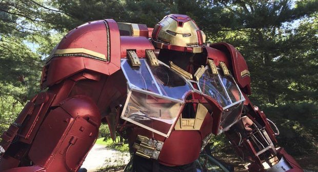 Iron Man se může jít vycpat! Podomácku vyrobený Hulkbuster
