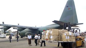 Barma přijala první zásilku humanitární pomoci od Spojených států