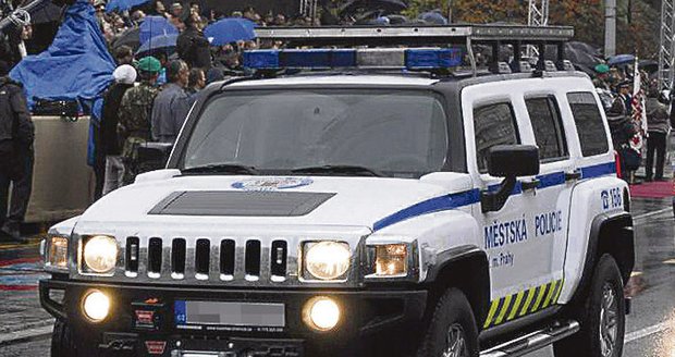Městká policie v Praze již prý Hummery nepotřebuje