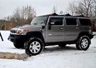 Hummer H2 a marný zápas s kusem betonu