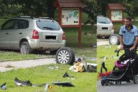 Tragédie v Humpolci: Auto smetlo kočárek se dvěma dětmi, chlapeček (†2) zemřel