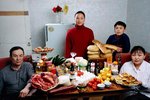 Mongolsko, Ulaanbaatar: Rodina Batsuuri a jejich jídlo na týden.