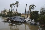 Hurikán Dorian za sebou nechal na Bahamách nesmírné škody. Stále míří na USA.