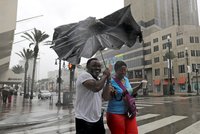 Hurikán Barry dorazil k Louisianě a zeslábl na bouři. V New Orleans čekají povodně