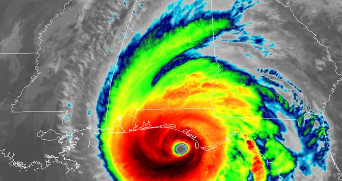 Satelitní snímek hurikánu Michael (10.10.2018)