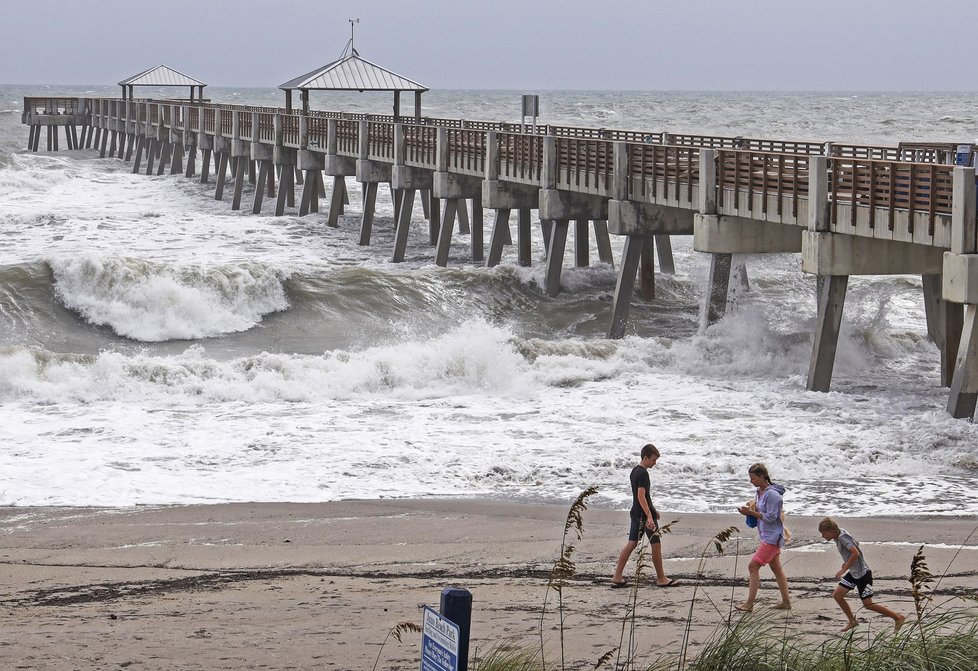 Florida se připravuje na příchod hurikánu Dorian. (3. 9. 2019)