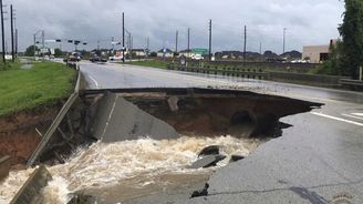 Škody po hurikánu Harvey se vyšplhají na 1,6 bilionu korun. Americkou ekonomiku ale nevykolejí