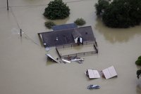 Češka se dvěma dětmi uvízla kvůli hurikánu v Texasu. Povodeň jí odřízla únikové cesty