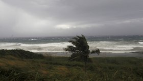 Hurikán Irma se přes Karibik a Kubu dostal na pobřeží Floridy.