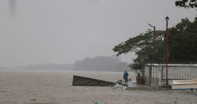 Hurikán Irma dál pustoší Karibik, zasáhl i Kubu.