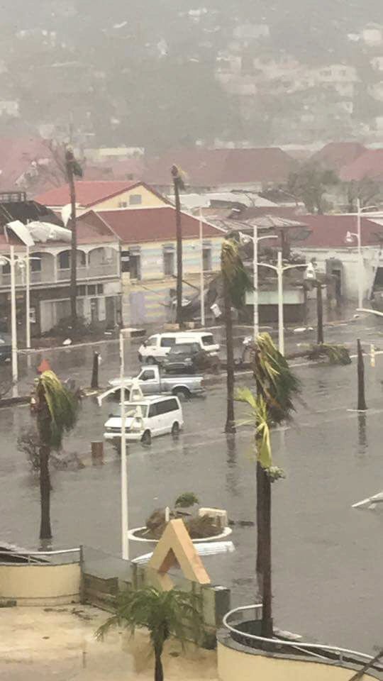 Obrazy zkázy: Hurikán Irma udeřil na karibský ostrov St. Martin