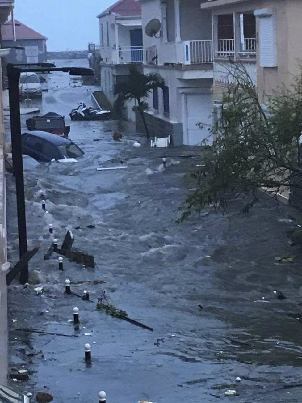 Obrazy zkázy: Hurikán Irma udeřil na karibský ostrov St. Martin