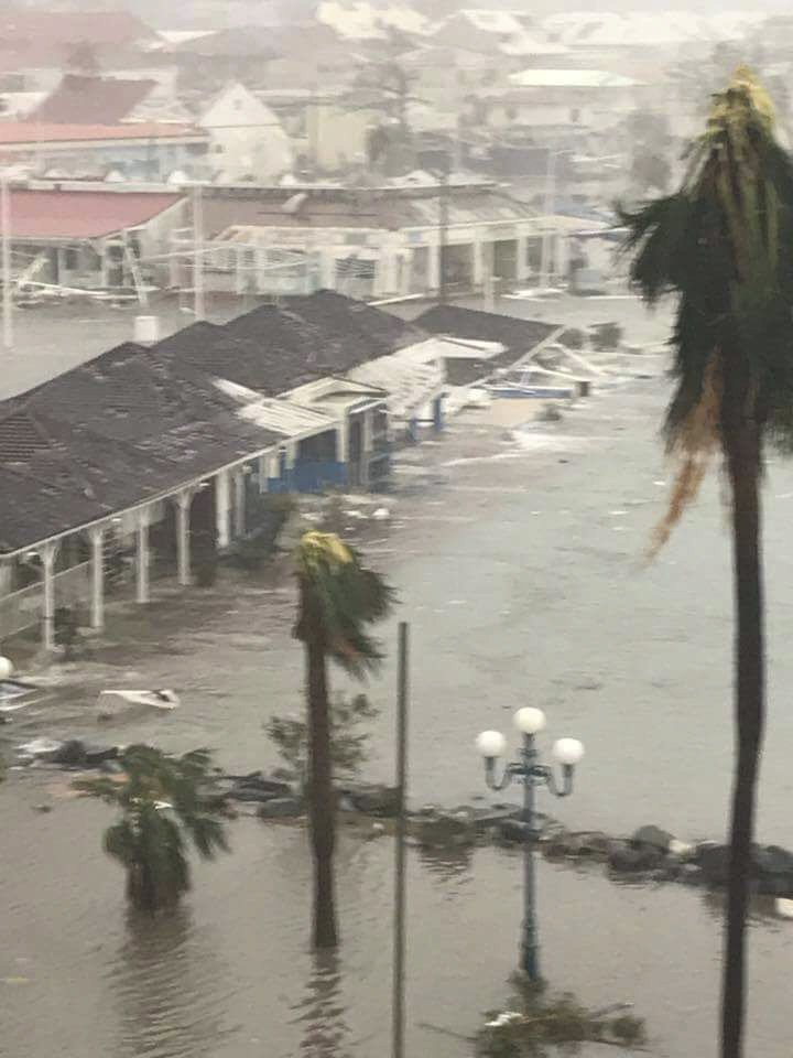 Obrazy zkázy: Hurikán Irma udeřil na karibský ostrov St. Martin.