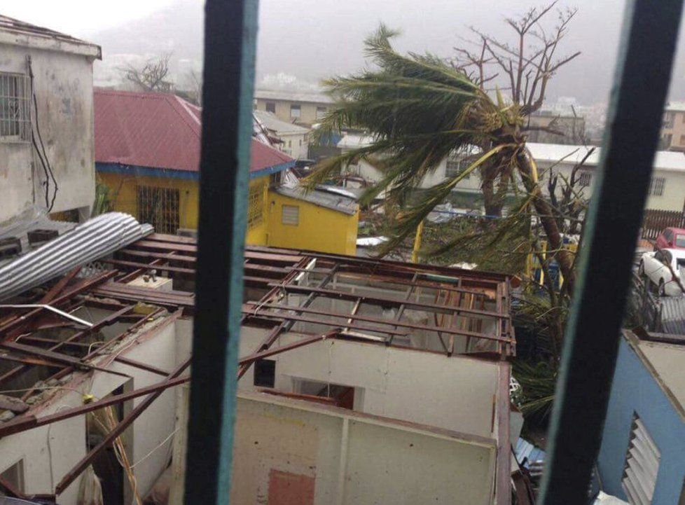 Obrazy zkázy: Hurikán Irma udeřil na karibský ostrov St. Martin.