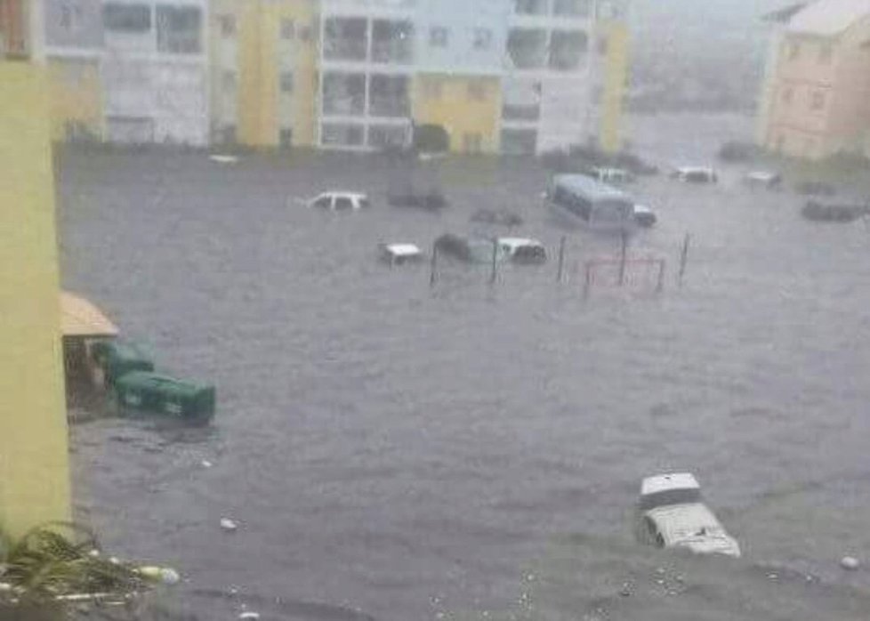 Obrazy zkázy: Hurikán Irma udeřil na karibský ostrov St. Martin