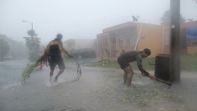 Hurikán Irma devastoval ostrovy v Karibiku. Postiženy byly tisíce lidí.