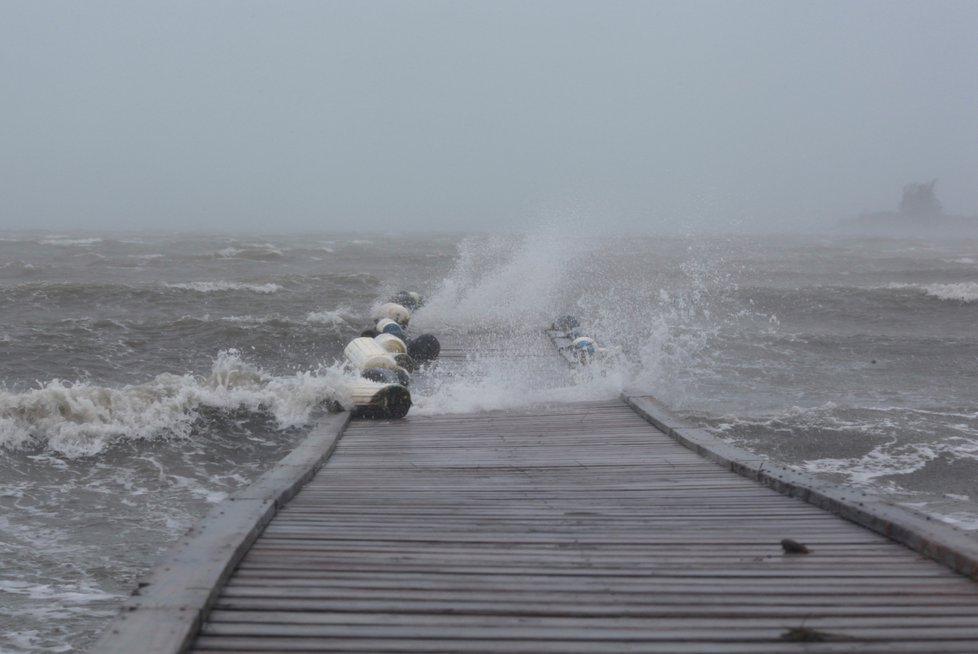 Hurikán Irma devastoval ostrovy v Karibiku. Postiženy byly tisíce lidí.