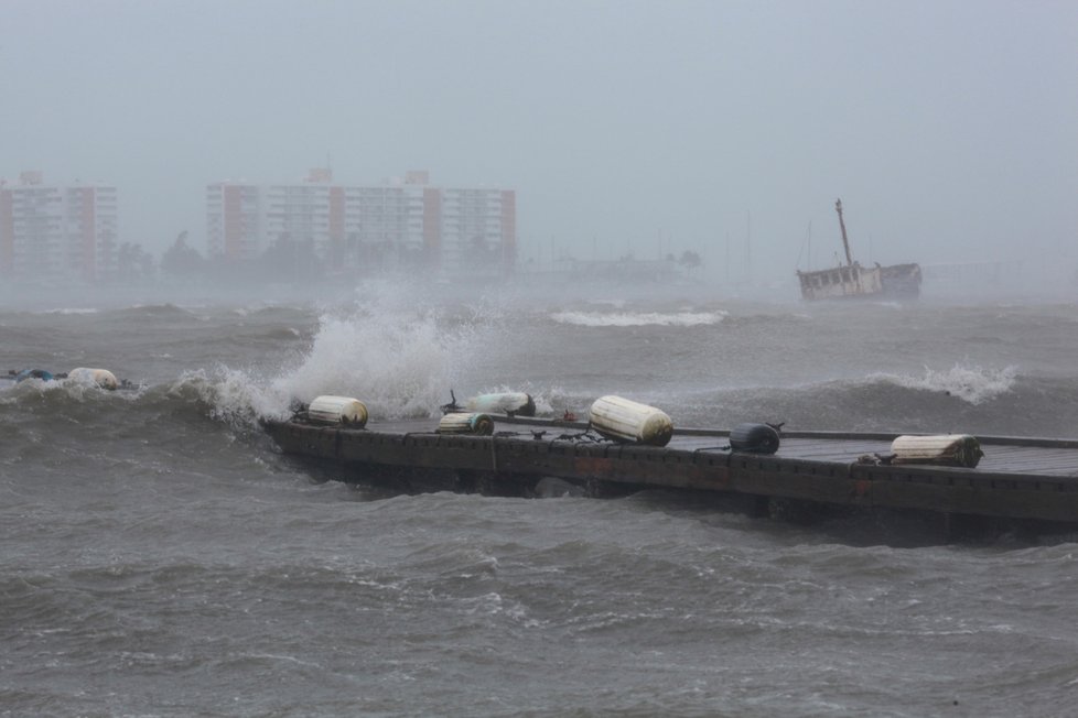 Hurikán Irma devastoval ostrovy v Karibiku. Postiženy byly tisíce lidí.