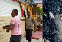 „Evakuujte se, nebo zemřete.“ Hurikán Maria zesílil a děsí Karibik, lidé prchají