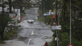 Rozmary počasí v Karibiku: Hurikán Maria zasáhla ostrovy Guadeloupe, Dominica i  Portoriko.