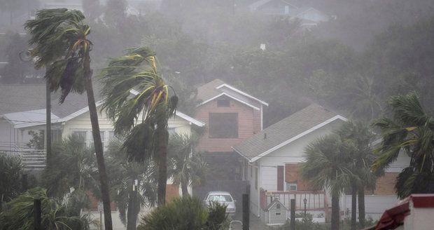 Hurikán Matthew: Téměř 900 obětí, v Haiti se bojí epidemie cholery