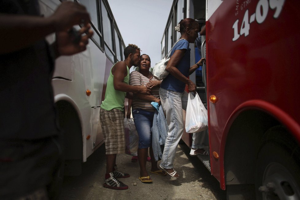 Hurikán Matthew: Blíží se k Haiti, na Kubě úřady evakuovaly statisíce lidí.