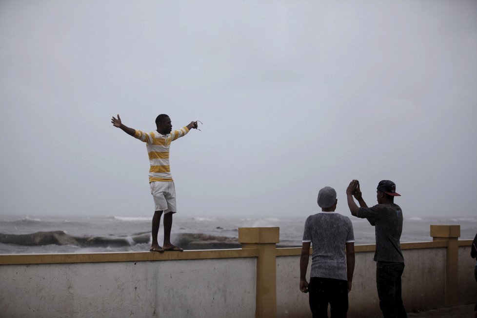 Hurikán Matthew: Blíží se k Haiti, na Kubě úřady evakuovaly statisíce lidí.