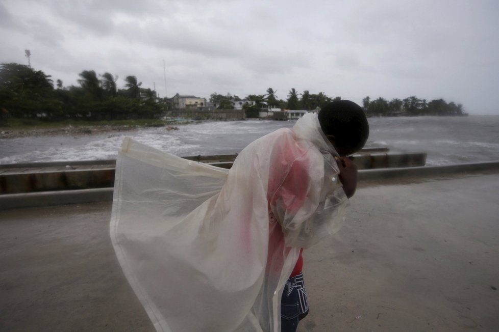 Hurikán Matthew: Blíží se k Haiti, na Kubě úřady evakuovaly statisíce lidí.