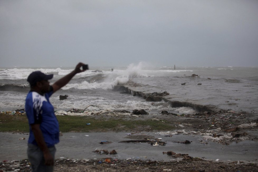 Hurikán Matthew: Blíží se k Haiti, na Kubě úřady evakuovaly statisíce lidí.