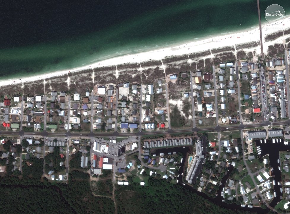 Hurikán Michael smetl město Mexico Beach na Floridě