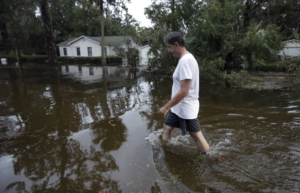 Florida po hurikánu Michael