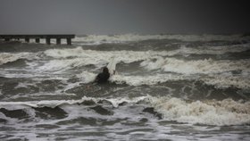 Hurikán Nicholas udeřil na texaské pobřeží (14.9.2021)