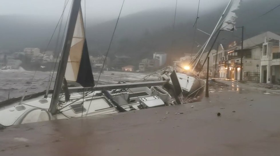 Řecko zasáhl středomořský hurikán Janos