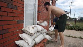 Lidé se připravují na příchod hurikánu Florence (12.09.2018).