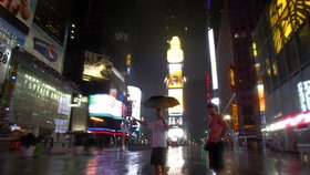 Na Times Square jsou neustále davy lidí, hurikán ho ale vylidnil