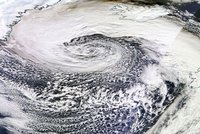 Překvapivý hurikán nad Atlantikem. Arktida se ohřívá 2x víc než zbytek světa