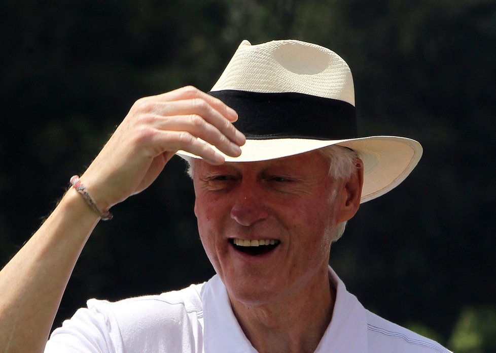 Bill Clinton prý požádal Toma Sizemora o telefonní číslo na modelku Liz Hurley. Ta ho pak navštívila v Bílém domě.
