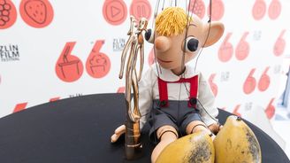 Hurvínek na zahájení Zlín Film Festivalu převzal Zlatý střevíček. Ve Zlíně také oslaví své 100. narozeniny Hurvínek na zahájení Zlín Film Festivalu převzal Zlatý střevíček. Ve Zlíně také oslaví své 100. narozeniny