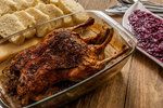 Tradiční svatomartinské menu: Od polévky přes husu až po dezert