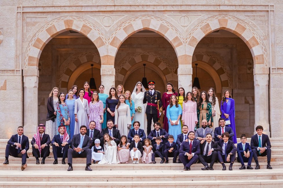 Okázalá svatba jordánského korunního prince Husajna a princezny Rádžvy