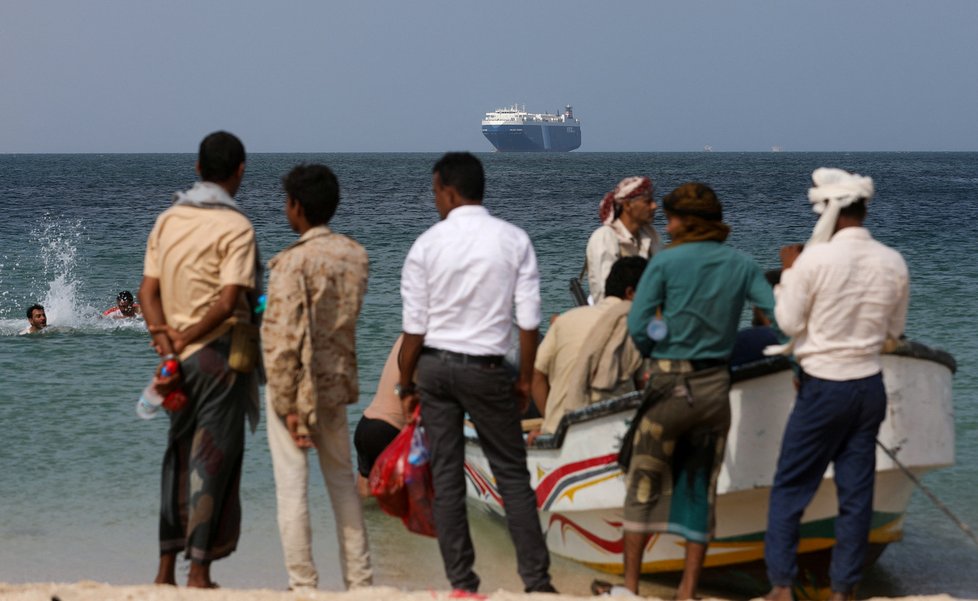 Jemenští povstalci Húsíové ohrožují lodě v Rudém moři.