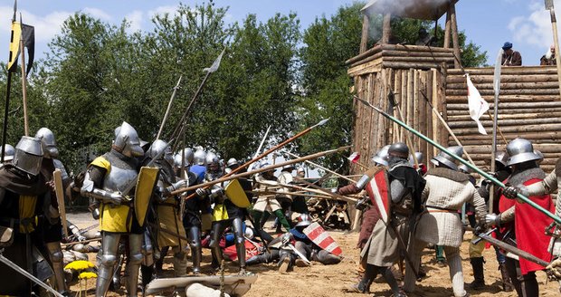V polovině července dojde na Vítkově k rekonstrukci husitské bitvy. Návštěvníky čeká bohatý doprovodný program.