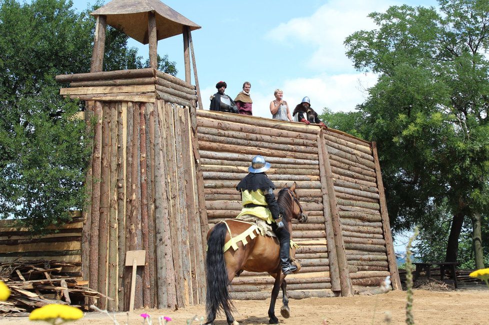 14. července 1420 proběhla na hoře Vítkov bitva mezi křižáky a pražskými husity. I když husitů bylo o poznání méně a byli i hůře vyzbrojeni, přesto město uhájili a křižáky rozprášili.