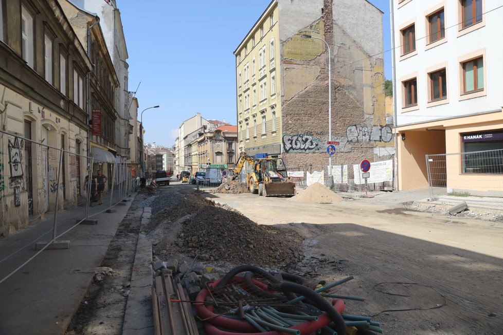 Rekonstrukce Husitské ulice.
