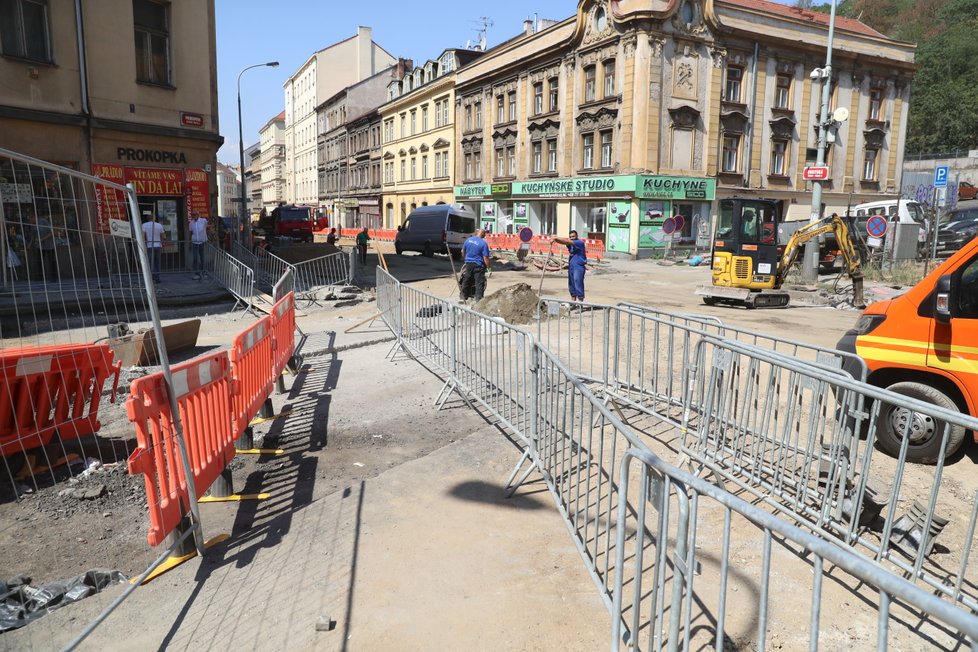 Husitská ulice se dočkala velké opravy. Od neděle bude zase průjezdná.