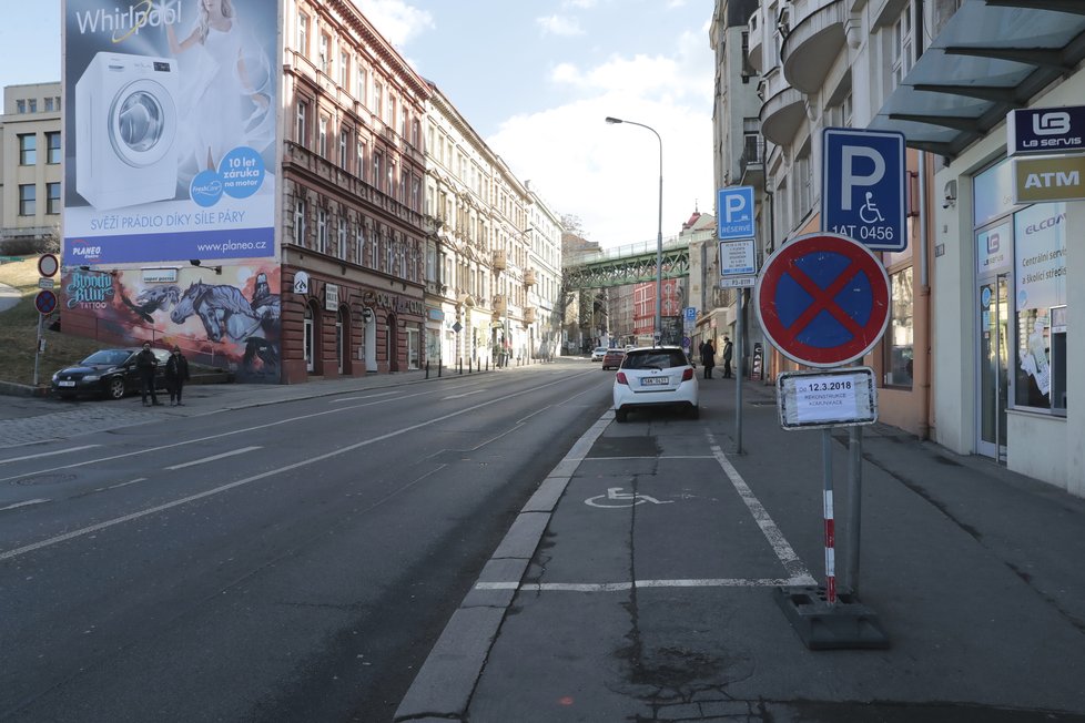 Bude položena nová dlažba, dojde na nové pouliční osvětlení, bude instalováno nové osvětlení k přechodům pro chodce pro zlepšení bezpečnosti.