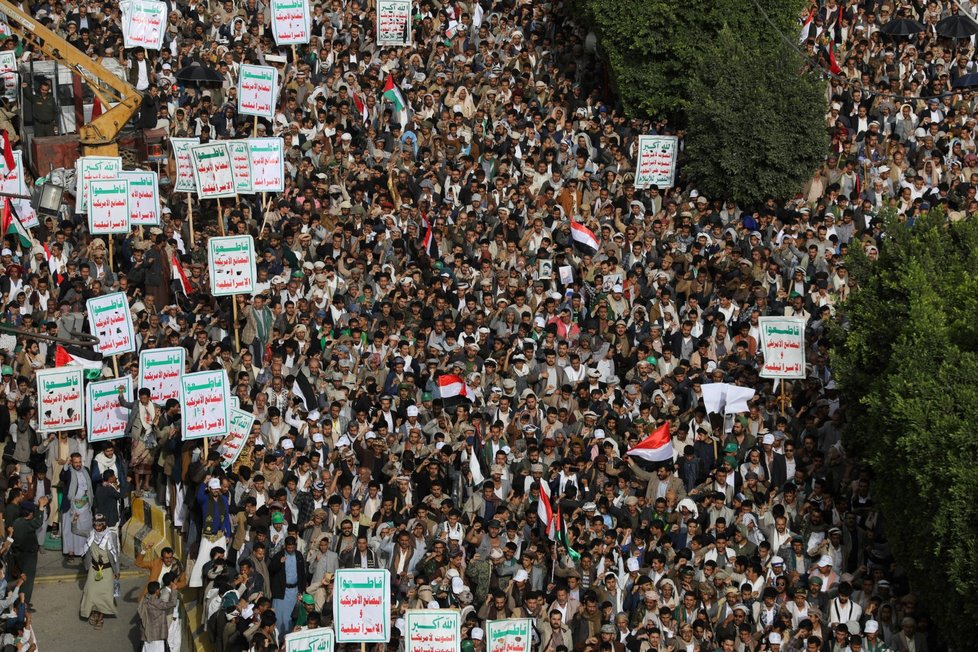 Shromáždění Hútíů na podporu palestinských uskupení v jemenském Saná (7. 10. 2023)